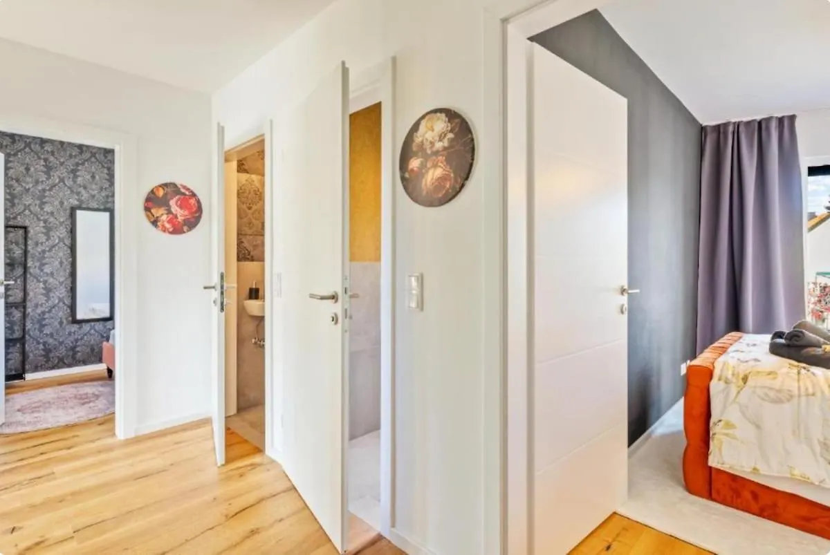 Luxury Long-Term Apartment With Balcony Viena