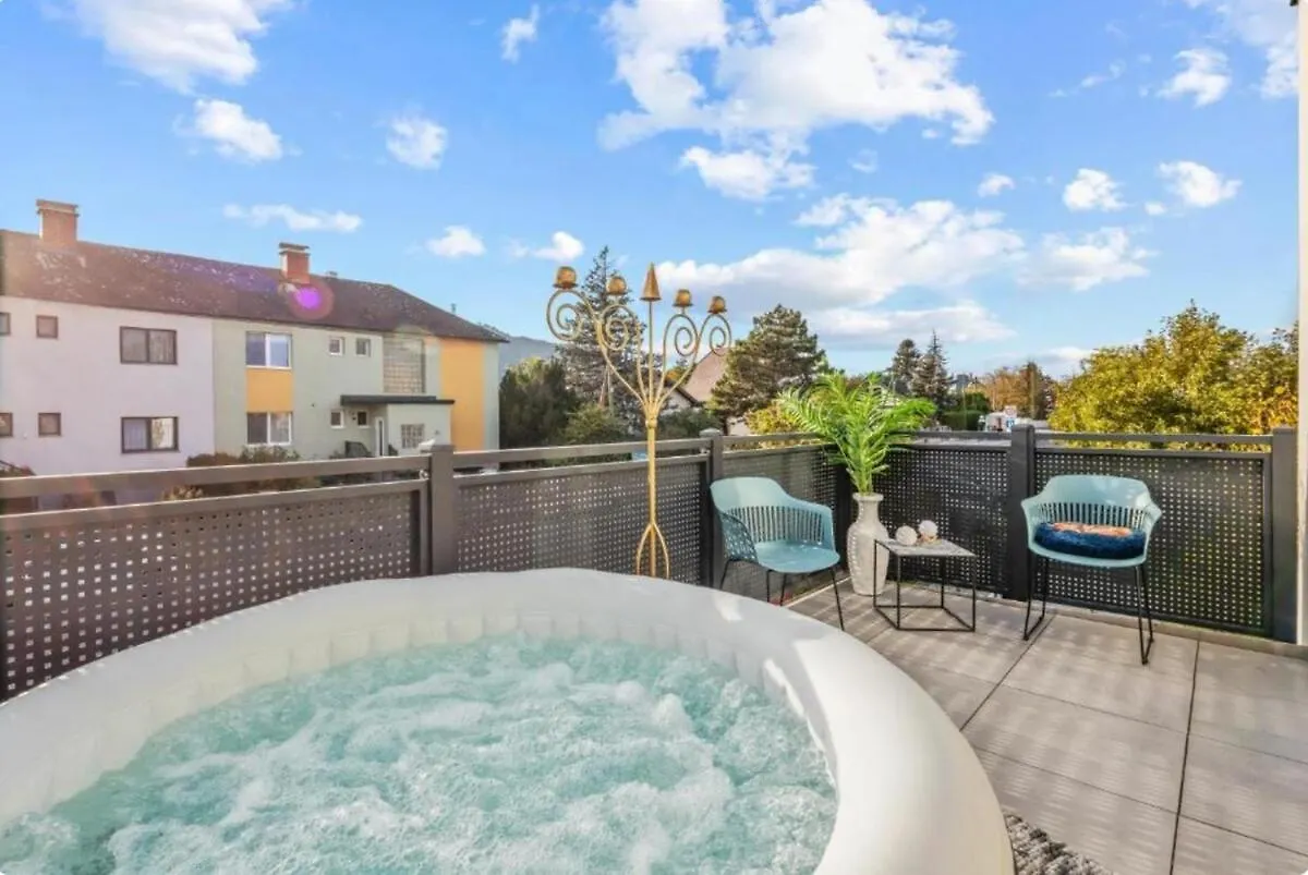 Luxury Long-Term Apartment With Balcony Viena 0*,  Austria